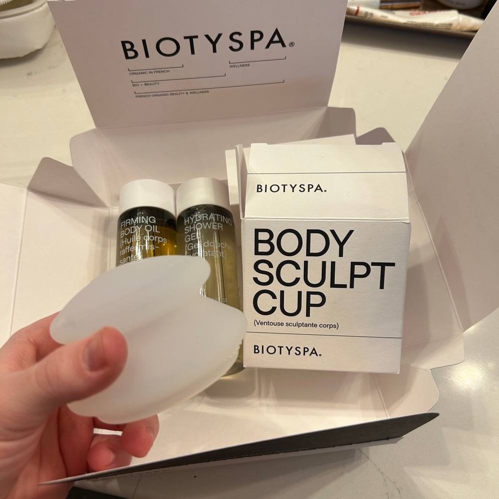 Body Sculpt Cup Kit in White - Body Sculpting Cup & Oils